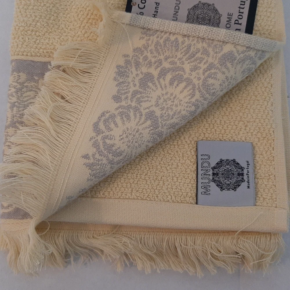 **MUNDU Floral Cotton Hand Towel Pair